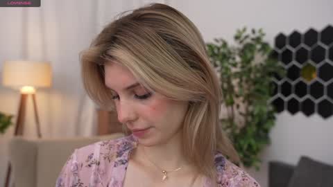 JessyinCherri yang online show from 12.14.24