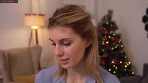 JessyinCherri yang online show from 12.22.24