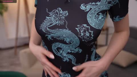 JessyinCherri yang online show from 01.17.25