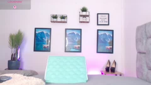 regina1819 online show from 04.16.26