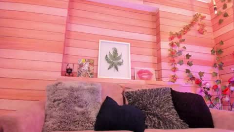 Snapshot of regina_blum chatting on 01.08.25 Regina online show from 01.08.25