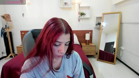 Snapshot of regina_blum chatting on 02.17.25 Regina online show from 02.17.25