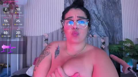 reginavegaa online show from 03.04.25