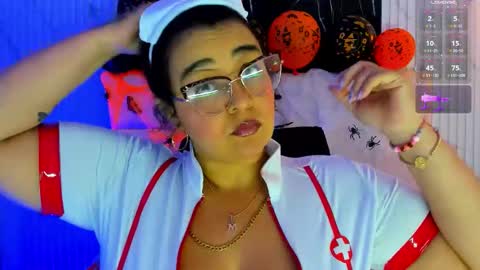 reginavegaa online show from 10.31.25