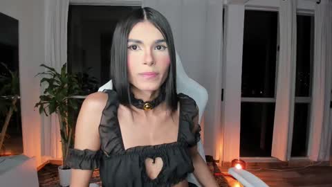 Snapshot of reichel_gray chatting on 03.06.25 REICHEL online show from 03.06.25