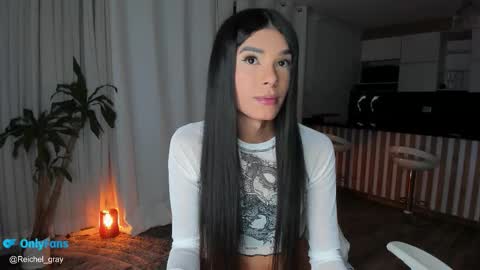 Snapshot of reichel_gray chatting on 10.15.25 REICHEL online show from 10.15.25