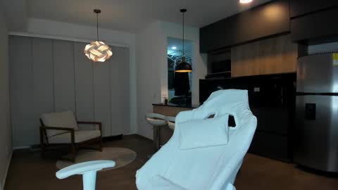 Snapshot of reichel_gray chatting on 11.08.25 REICHEL online show from 11.08.25