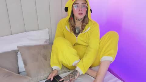 Reika  online show from 09.20.25