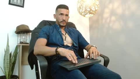 Snapshot of reiko_85_ chatting on 01.23.25 REIKO online show from 01.23.25