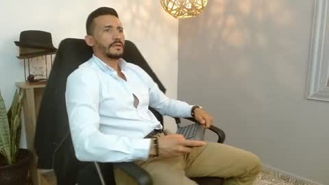 Snapshot of reiko_85_ chatting on 02.05.25 REIKO online show from 02.05.25