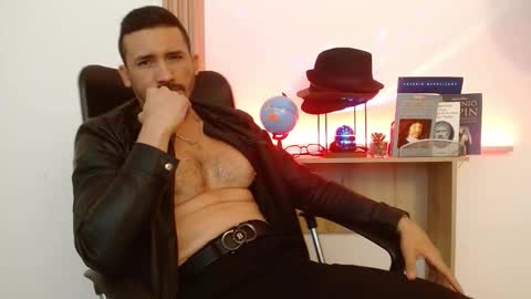 Snapshot of reiko_85_ chatting on 11.13.25 REIKO online show from 11.13.25