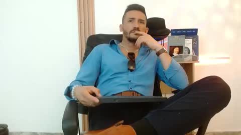 Snapshot of reiko_85_ chatting on 11.27.25 REIKO online show from 11.27.25