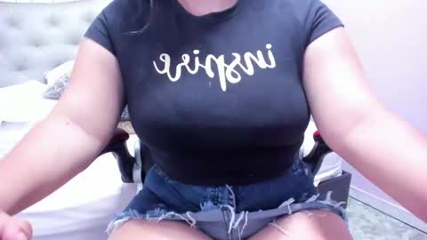 reina_loren online show from 03.12.25