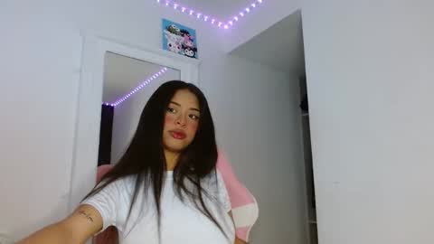 reina_reina online show from 11.30.25