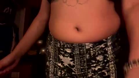 Snapshot of reinaassss chatting on 12.20.25 reinaassss online show from 12.20.25