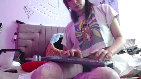 Snapshot of reiv_femboy chatting on 12.05.25 reiv_femboy online show from 12.05.25