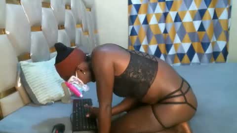 Snapshot of remmyqueen chatting on 04.02.26 remmyqueen online show from 04.02.26