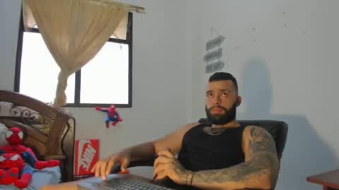 Snapshot of remy_sten chatting on 12.18.24 Rmy Steen online show from 12.18.24