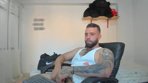 Snapshot of remy_sten chatting on 01.29.25 Rmy Steen online show from 01.29.25