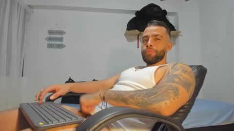 Snapshot of remy_sten chatting on 02.12.25 Rmy Steen online show from 02.12.25