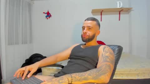 Snapshot of remy_sten chatting on 09.10.25 Rmy Steen online show from 09.10.25