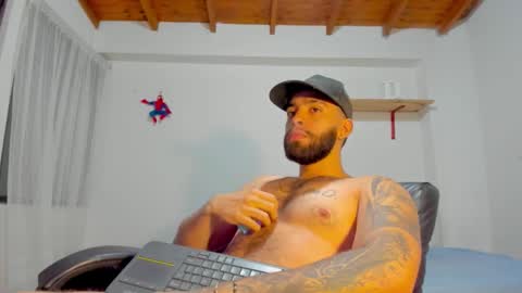 Snapshot of remy_sten chatting on 10.11.25 Rmy Steen online show from 10.11.25