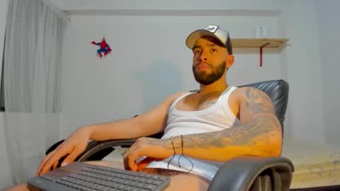 Snapshot of remy_sten chatting on 10.29.25 Rmy Steen online show from 10.29.25