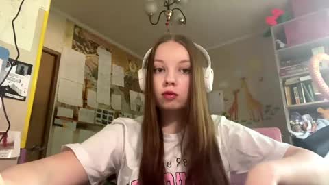 Snapshot of renaeorabuena chatting on 06.04.26 Annabel online show from 06.04.26