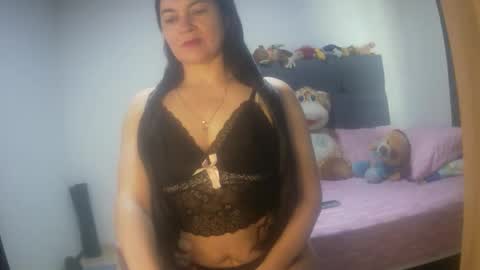 Snapshot of renata_hot1 chatting on 10.21.25 renata_hot1 online show from 10.21.25