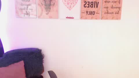 Snapshot of renata_ruiz chatting on 12.05.24 online show from 12.05.24