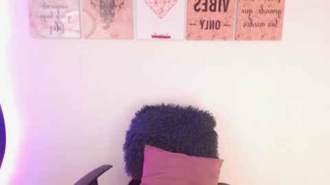 Snapshot of renata_ruiz chatting on 12.27.24 online show from 12.27.24