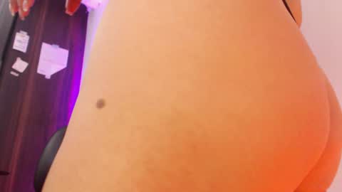 Snapshot of renata_ruiz chatting on 01.17.25 online show from 01.17.25