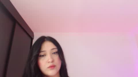 Snapshot of renata_ruiz chatting on 09.19.25 online show from 09.19.25