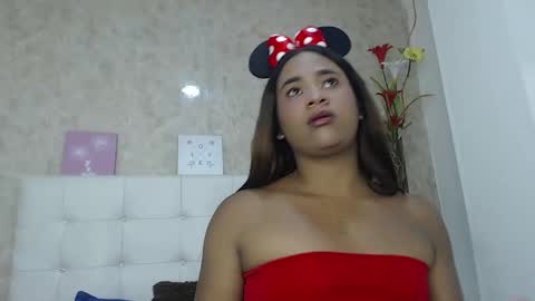 RENATA VALENTINA online show from 03.29.26