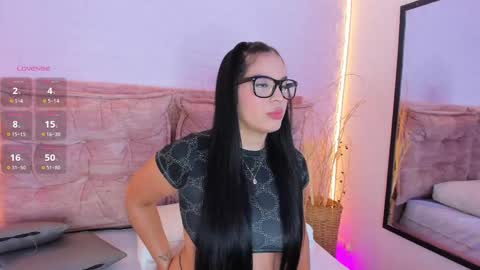 Snapshot of renatajhonson chatting on 05.28.26 Renata online show from 05.28.26
