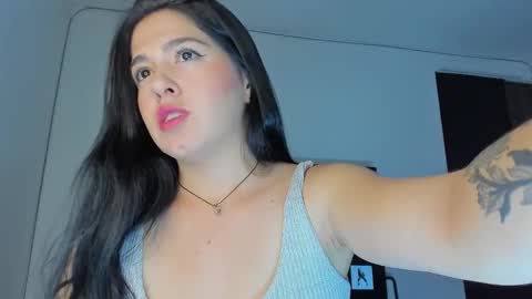 Snapshot of renatajones7 chatting on 11.16.25 Renata online show from 11.16.25