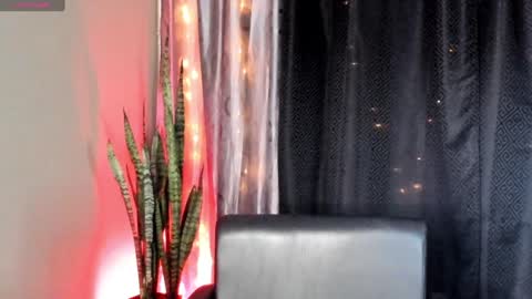 renatawilsom online show from 01.04.25