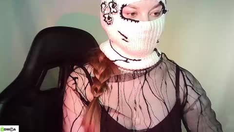 Renesme White Im here from Monday to Friday online show from 05.18.26