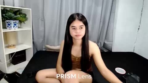 Snapshot of rennygurl chatting on 10.14.25 rennygurl online show from 10.14.25