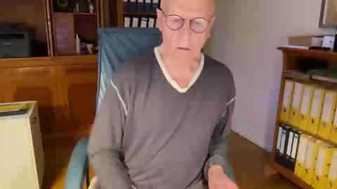 Snapshot of reteid chatting on 11.11.25 reteid online show from 11.11.25