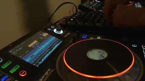 Snapshot of reticuli chatting on 10.11.25 GearPorn online show from 10.11.25