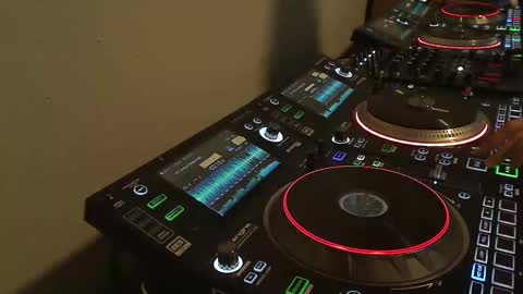 Snapshot of reticuli chatting on 10.25.25 GearPorn online show from 10.25.25