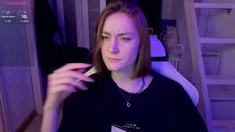 Snapshot of retromarie chatting on 01.17.26 Rie online show from 01.17.26