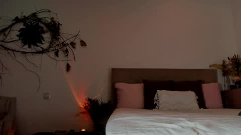 revealyourdarkdesires online show from 04.04.26