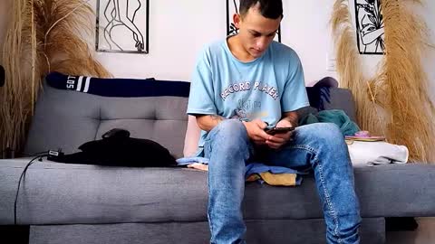 Snapshot of rey_masterhot chatting on 02.15.26 reymasterhot online show from 02.15.26