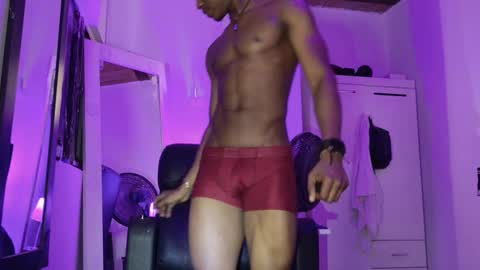 Snapshot of reyken_ chatting on 02.10.26 ReyKen online show from 02.10.26