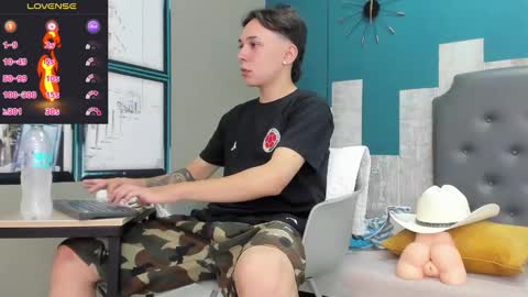 Snapshot of rhaegal_hot chatting on 12.08.24 Rhaegal online show from 12.08.24