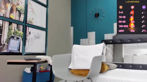 Snapshot of rhaegal_hot chatting on 01.26.25 Rhaegal online show from 01.26.25