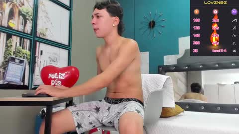 Snapshot of rhaegal_hot chatting on 02.16.25 Rhaegal online show from 02.16.25