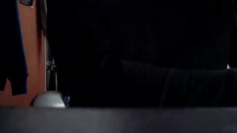 Snapshot of rhh33 chatting on 01.10.25 Rob online show from 01.10.25